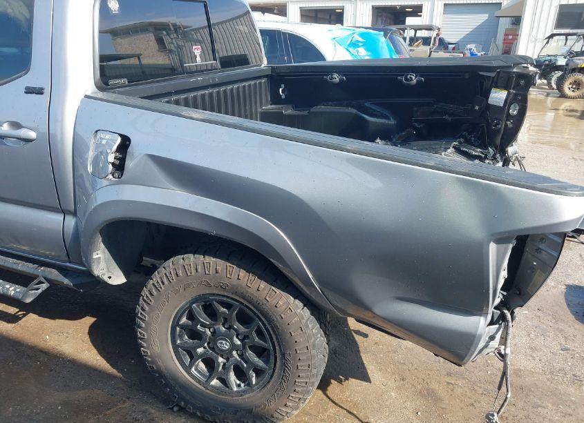 Photo 6 of 2021 Toyota Tacoma SR5 V6 (VIN 5TFAZ5CN1MX118733)