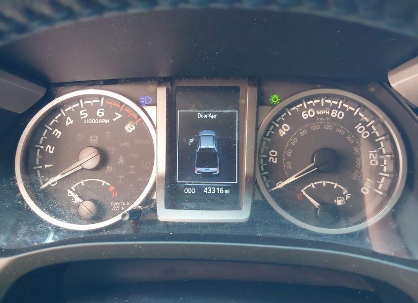 Photo 7 of 2021 Toyota Tacoma SR5 V6 (VIN 5TFAZ5CN1MX118733)