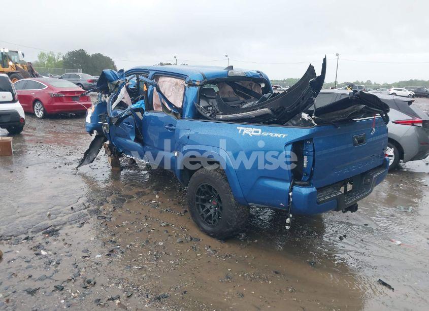 Photo 3 of 2017 Toyota Tacoma TRD SPORT (VIN 5TFAZ5CN2HX039819)