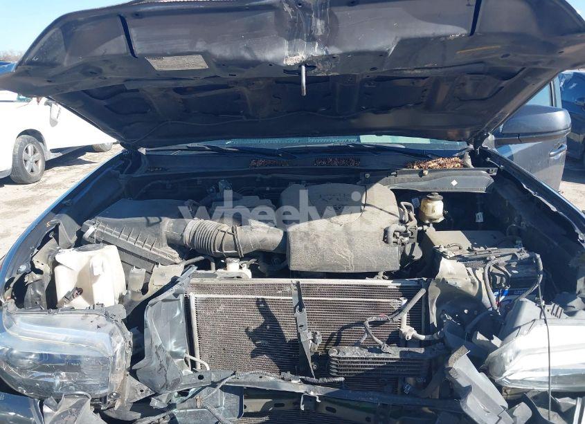 Photo 10 of 2017 Toyota Tacoma SR5 V6 (VIN 5TFAZ5CN2HX045524)