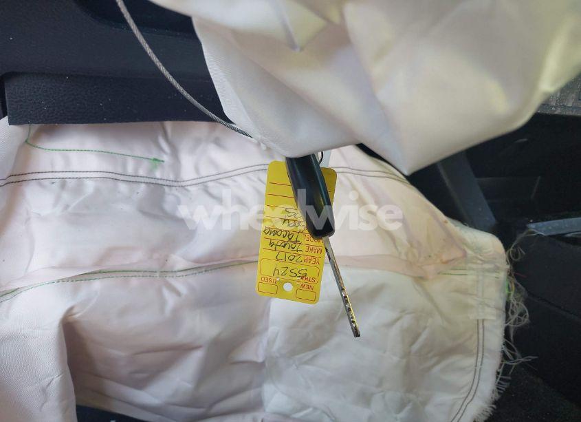 Photo 11 of 2017 Toyota Tacoma SR5 V6 (VIN 5TFAZ5CN2HX045524)