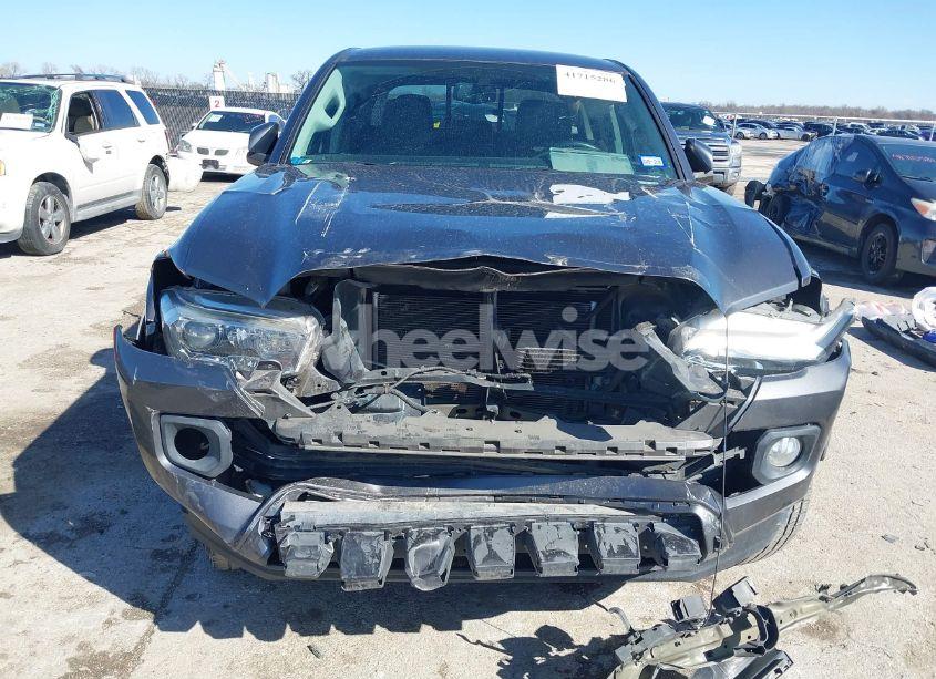 Photo 6 of 2017 Toyota Tacoma SR5 V6 (VIN 5TFAZ5CN2HX045524)