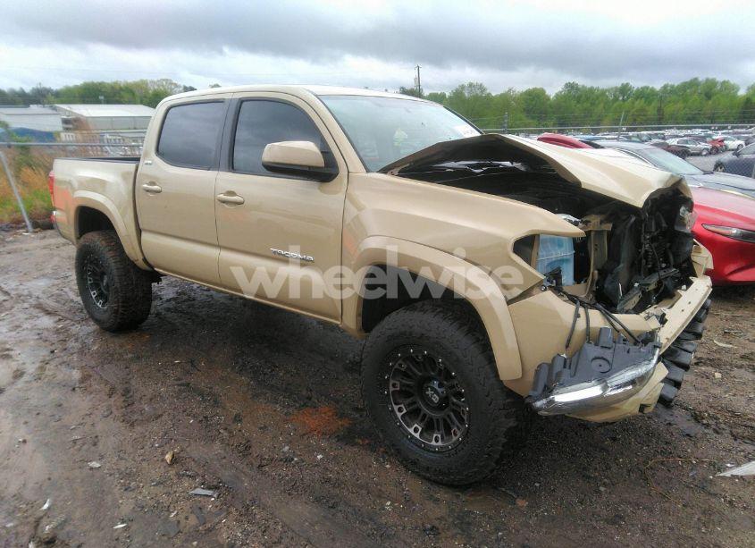2017 Toyota Tacoma SR5 V6 (VIN 5TFAZ5CN2HX045801) main photo