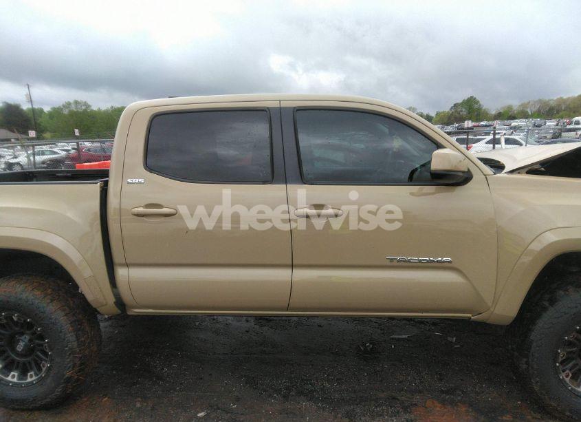 Photo 13 of 2017 Toyota Tacoma SR5 V6 (VIN 5TFAZ5CN2HX045801)