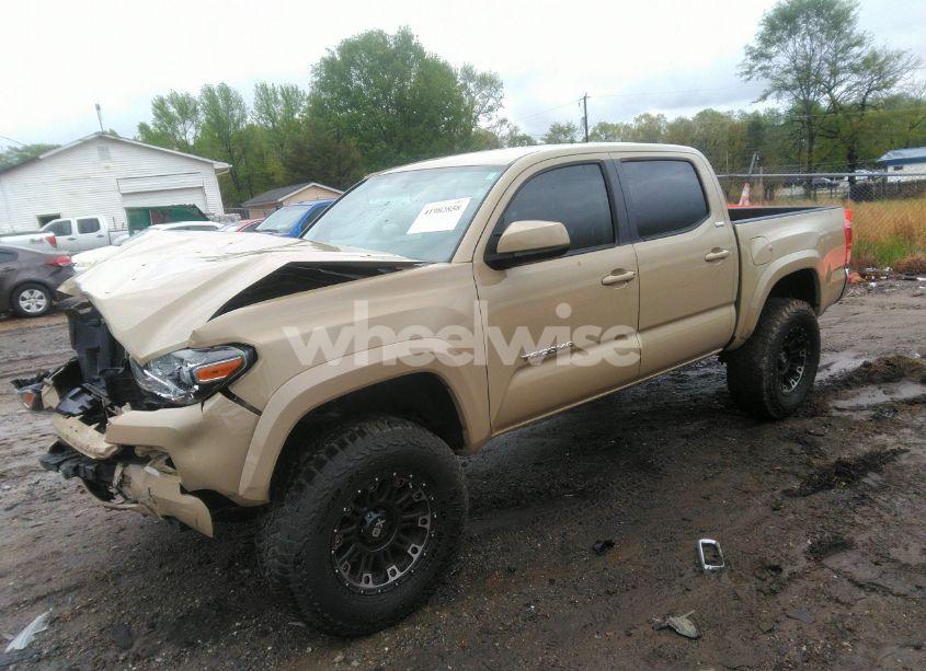 Photo 2 of 2017 Toyota Tacoma SR5 V6 (VIN 5TFAZ5CN2HX045801)