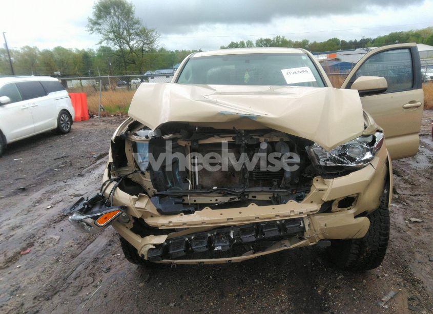 Photo 6 of 2017 Toyota Tacoma SR5 V6 (VIN 5TFAZ5CN2HX045801)