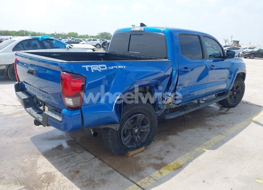 Photo 4 of 2018 Toyota Tacoma TRD SPORT (VIN 5TFAZ5CN2JX064452)
