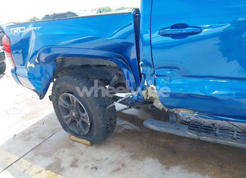 Photo 6 of 2018 Toyota Tacoma TRD SPORT (VIN 5TFAZ5CN2JX064452)