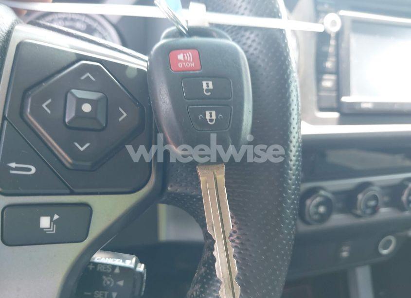 Photo 11 of 2016 Toyota Tacoma SR5 V6 (VIN 5TFAZ5CN3GX004527)