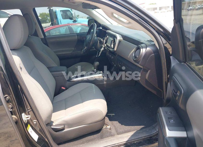 Photo 5 of 2016 Toyota Tacoma SR5 V6 (VIN 5TFAZ5CN3GX004527)