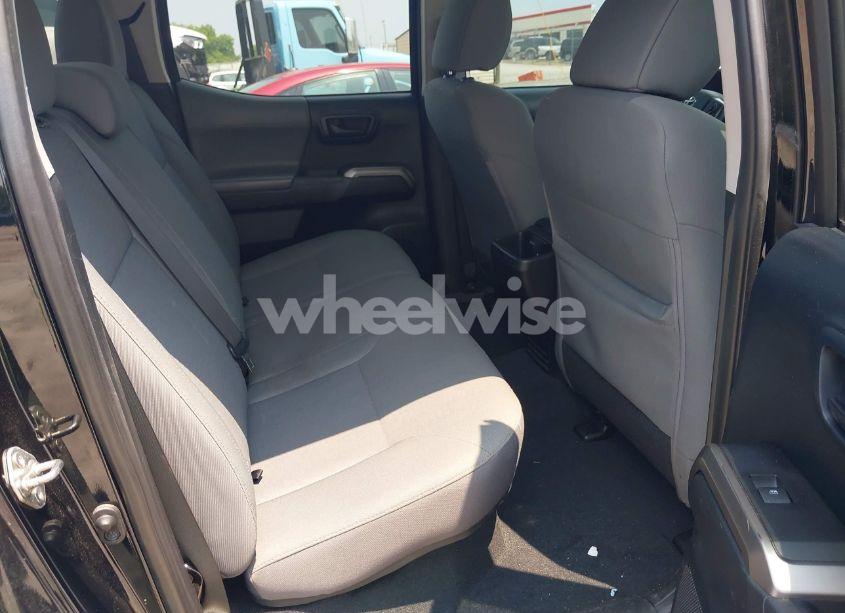 Photo 8 of 2016 Toyota Tacoma SR5 V6 (VIN 5TFAZ5CN3GX004527)