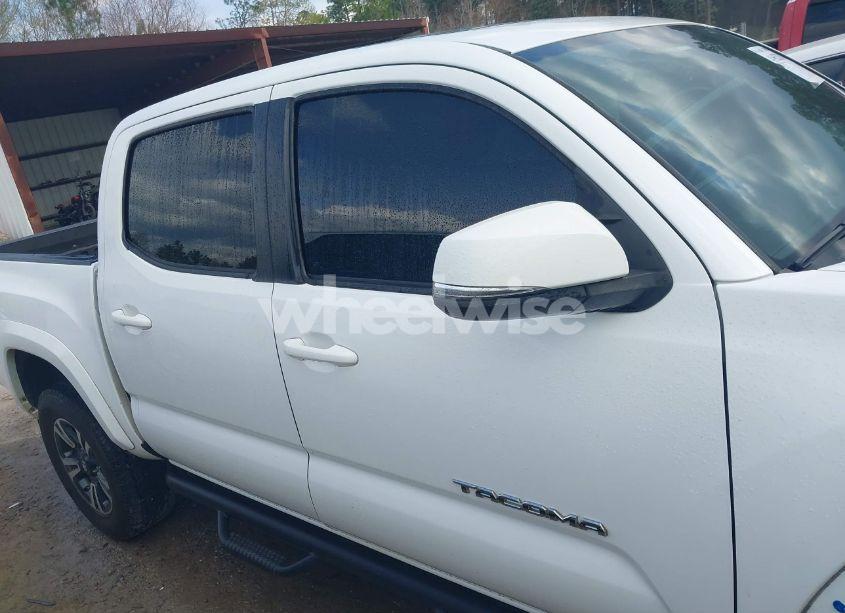 Photo 14 of 2016 Toyota Tacoma TRD SPORT (VIN 5TFAZ5CN3GX005550)