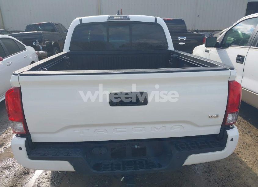 Photo 17 of 2016 Toyota Tacoma TRD SPORT (VIN 5TFAZ5CN3GX005550)
