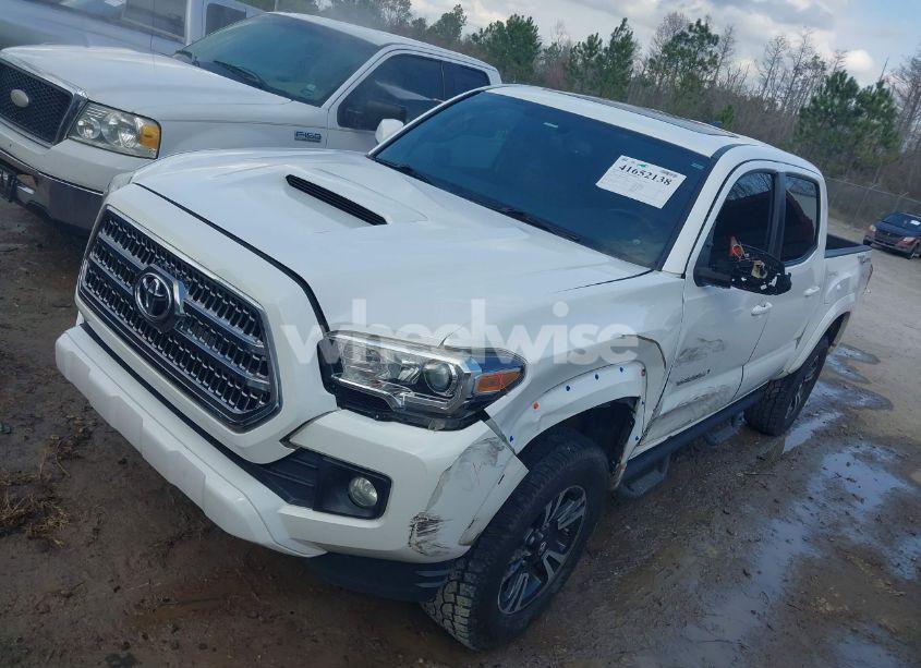 Photo 2 of 2016 Toyota Tacoma TRD SPORT (VIN 5TFAZ5CN3GX005550)