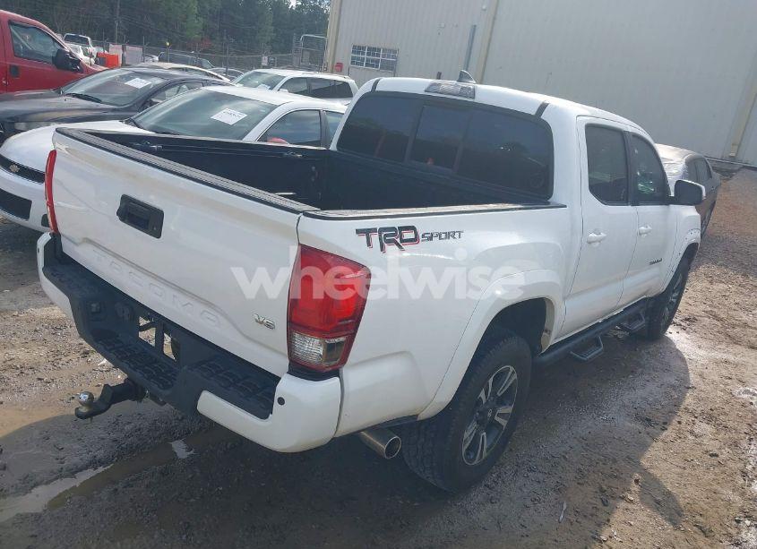 Photo 4 of 2016 Toyota Tacoma TRD SPORT (VIN 5TFAZ5CN3GX005550)