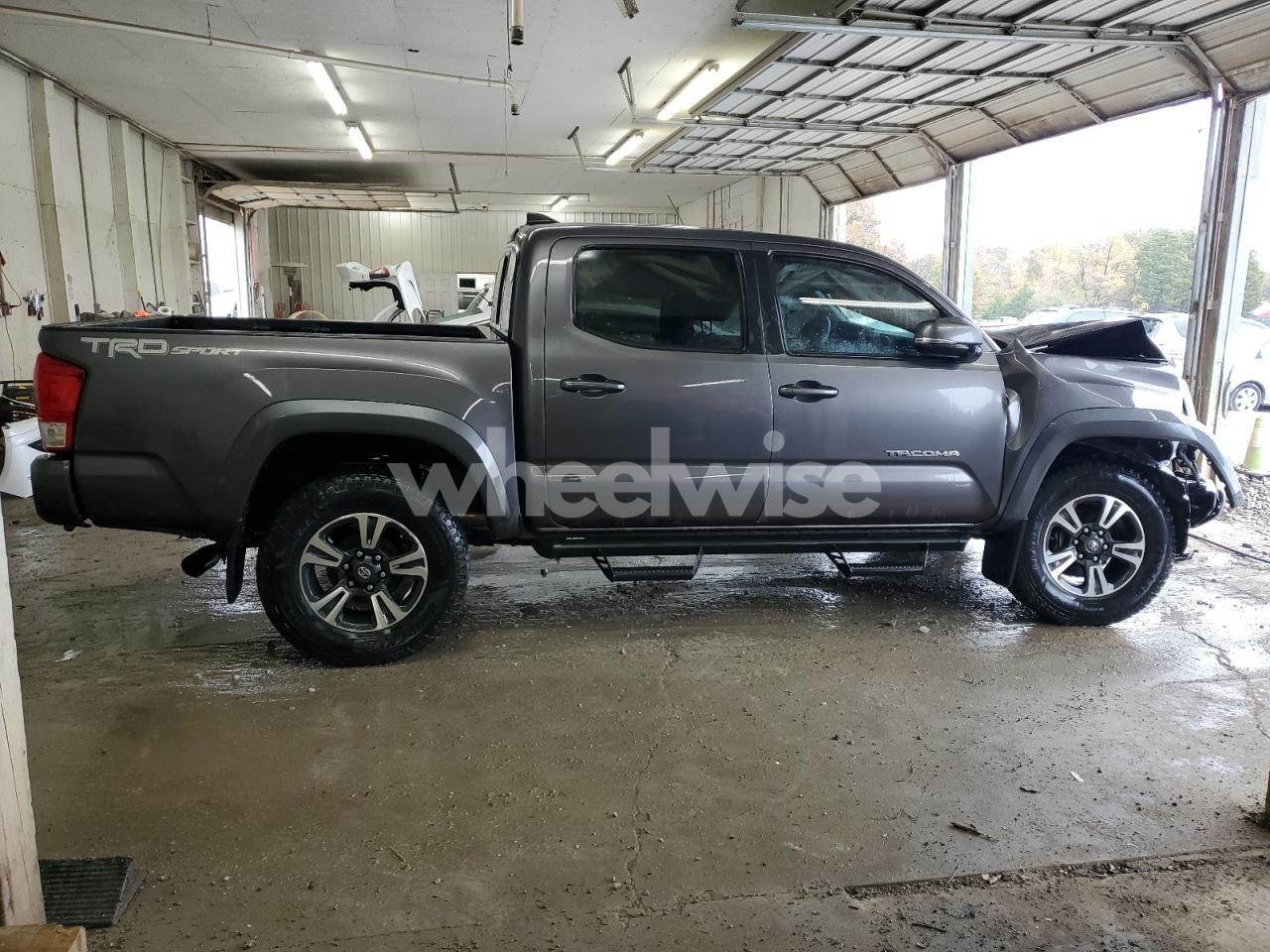 Photo 3 of 2016 TOYOTA TACOMA DOUBLE CAB (VIN 5TFAZ5CN3GX015561)