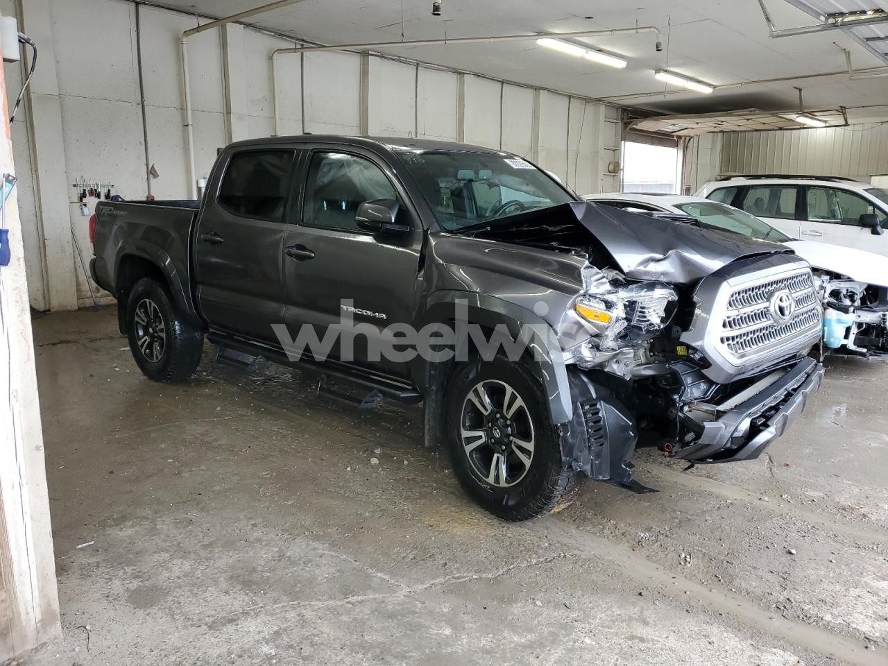 Photo 4 of 2016 TOYOTA TACOMA DOUBLE CAB (VIN 5TFAZ5CN3GX015561)