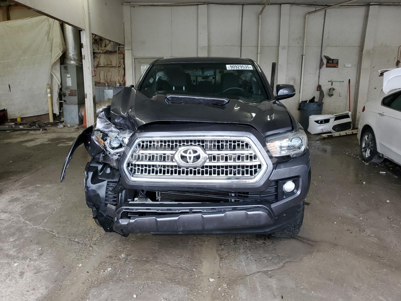 Photo 5 of 2016 TOYOTA TACOMA DOUBLE CAB (VIN 5TFAZ5CN3GX015561)