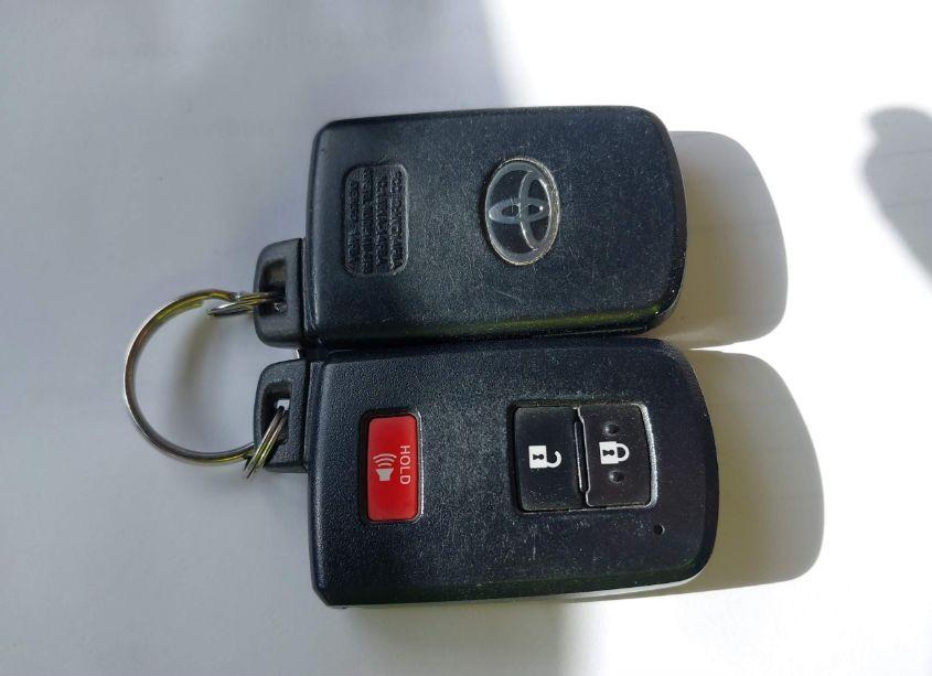 Photo 11 of 2017 Toyota Tacoma (VIN 5TFAZ5CN3HX033947)