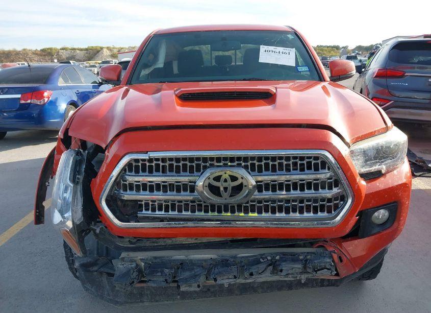 Photo 12 of 2017 Toyota Tacoma (VIN 5TFAZ5CN3HX033947)