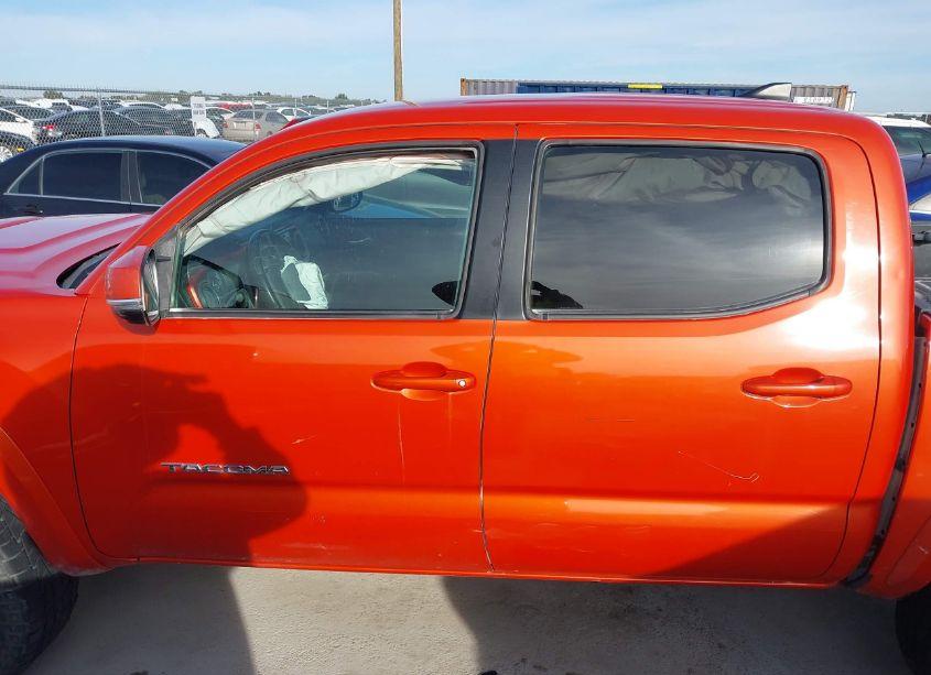 Photo 14 of 2017 Toyota Tacoma (VIN 5TFAZ5CN3HX033947)