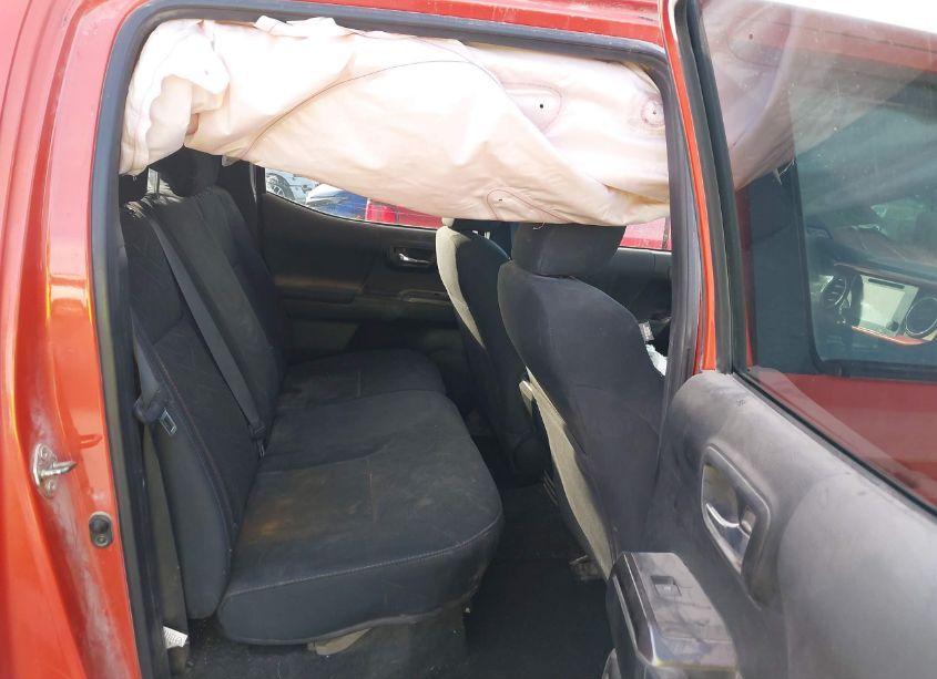 Photo 8 of 2017 Toyota Tacoma (VIN 5TFAZ5CN3HX033947)