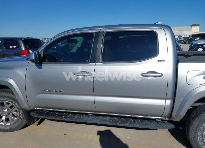 Photo 14 of 2017 Toyota Tacoma SR5 V6 (VIN 5TFAZ5CN3HX053695)