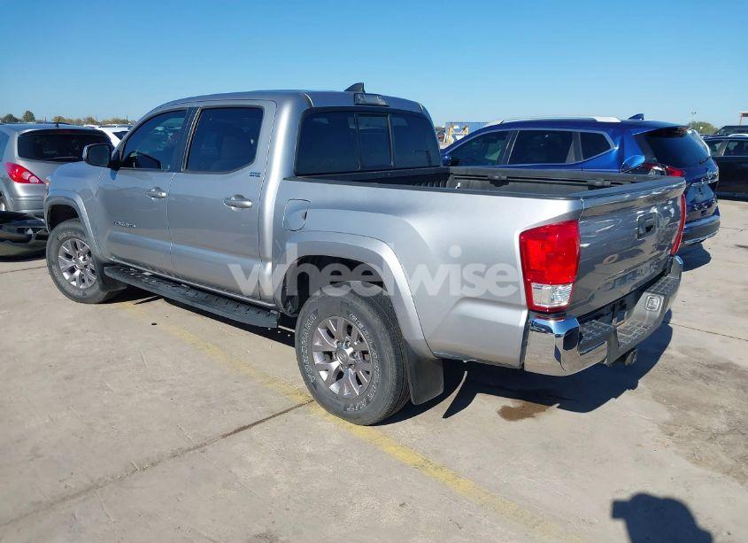 Photo 3 of 2017 Toyota Tacoma SR5 V6 (VIN 5TFAZ5CN3HX053695)