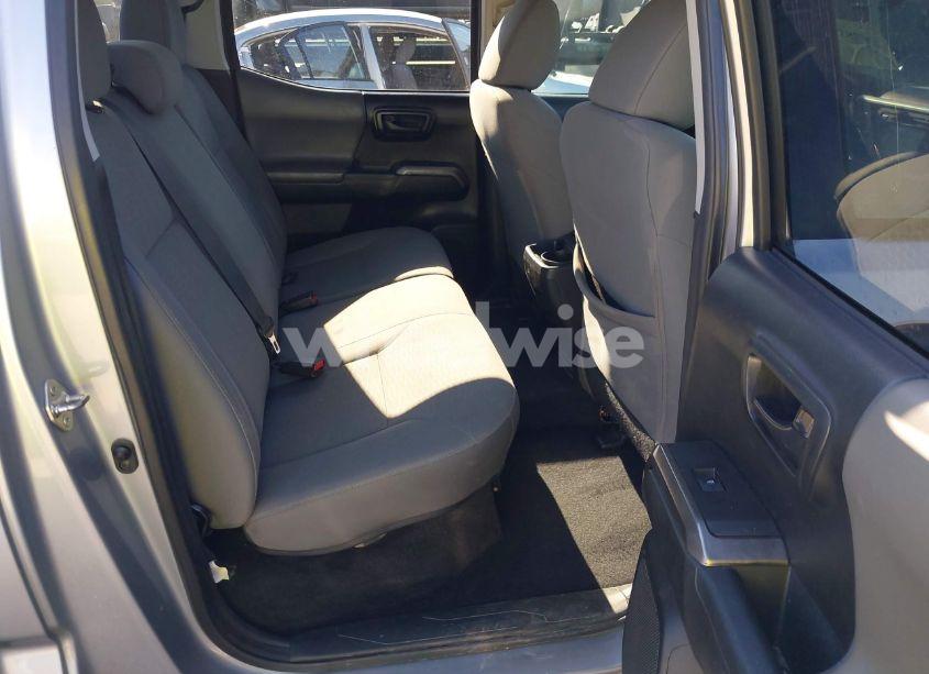 Photo 8 of 2017 Toyota Tacoma SR5 V6 (VIN 5TFAZ5CN3HX053695)