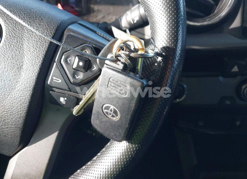 Photo 11 of 2016 Toyota Tacoma TRD SPORT (VIN 5TFAZ5CN4GX009638)