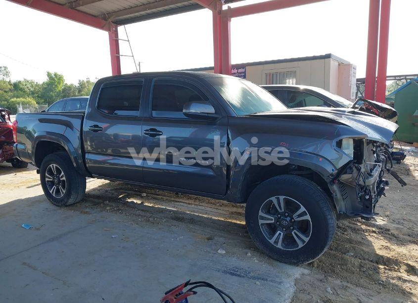 Photo 14 of 2016 Toyota Tacoma TRD SPORT (VIN 5TFAZ5CN4GX009638)