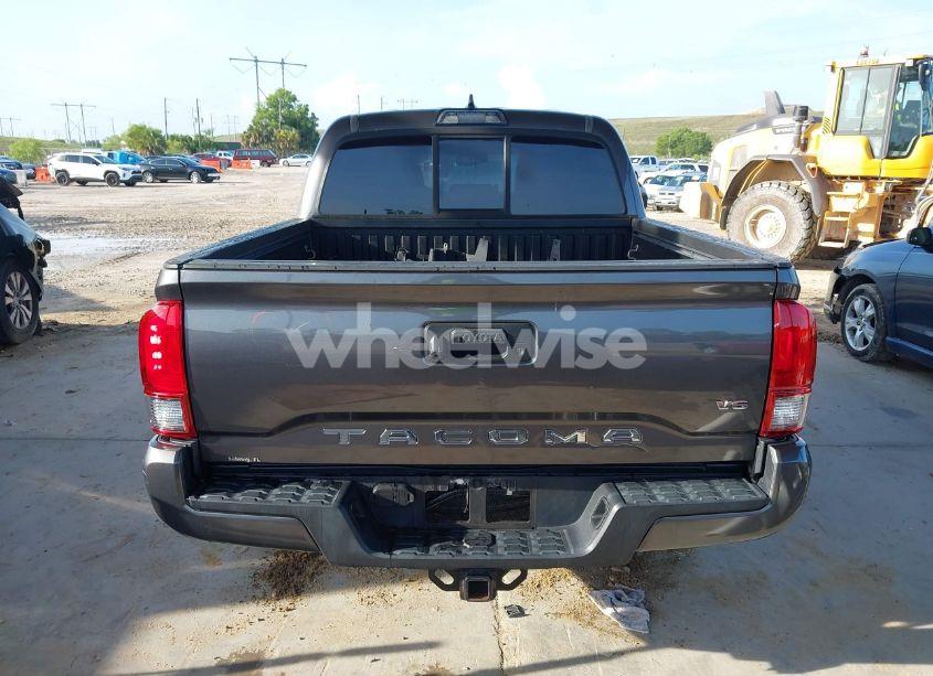 Photo 17 of 2016 Toyota Tacoma TRD SPORT (VIN 5TFAZ5CN4GX009638)