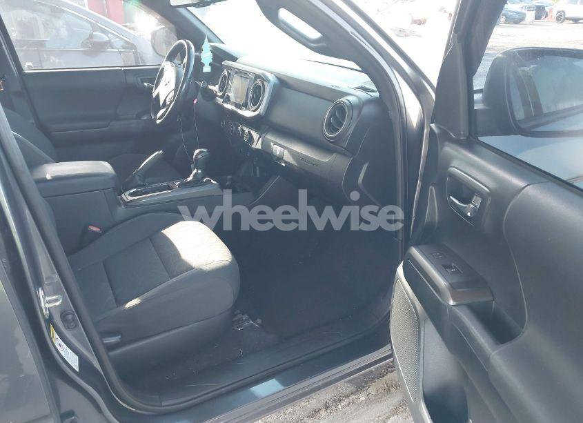 Photo 5 of 2016 Toyota Tacoma TRD SPORT (VIN 5TFAZ5CN4GX009638)