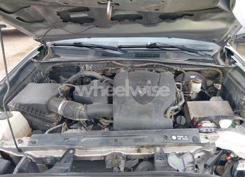 Photo 10 of 2016 Toyota Tacoma TRD SPORT (VIN 5TFAZ5CN4GX013284)