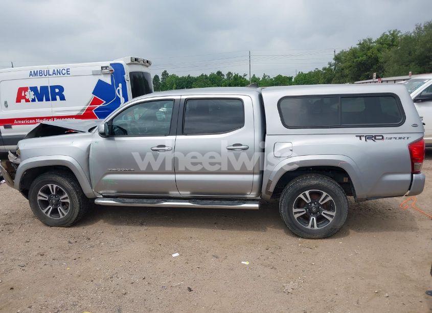 Photo 15 of 2016 Toyota Tacoma TRD SPORT (VIN 5TFAZ5CN4GX013284)