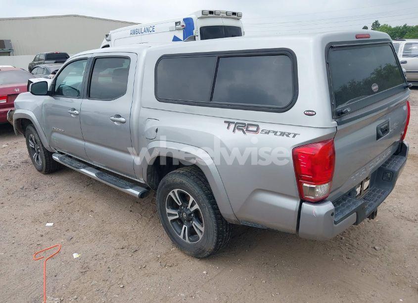 Photo 3 of 2016 Toyota Tacoma TRD SPORT (VIN 5TFAZ5CN4GX013284)