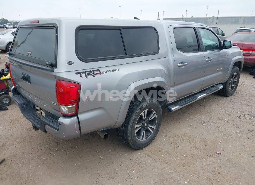 Photo 4 of 2016 Toyota Tacoma TRD SPORT (VIN 5TFAZ5CN4GX013284)