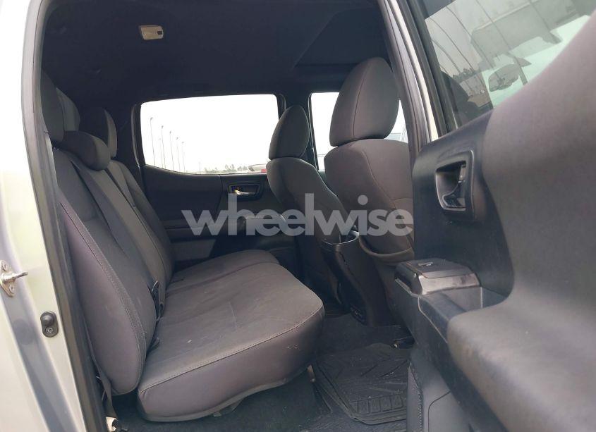Photo 8 of 2016 Toyota Tacoma TRD SPORT (VIN 5TFAZ5CN4GX013284)