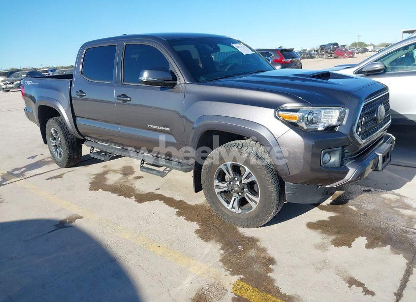 2018 Toyota Tacoma TRD SPORT (VIN 5TFAZ5CN4JX054781) main photo