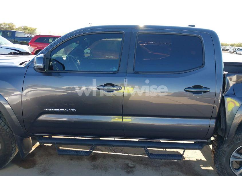 Photo 14 of 2018 Toyota Tacoma TRD SPORT (VIN 5TFAZ5CN4JX054781)