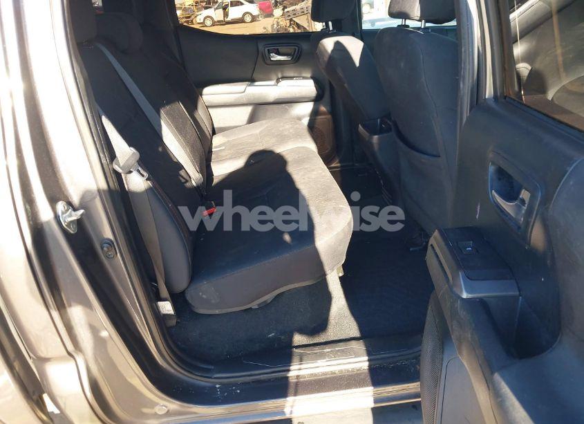 Photo 8 of 2018 Toyota Tacoma TRD SPORT (VIN 5TFAZ5CN4JX054781)