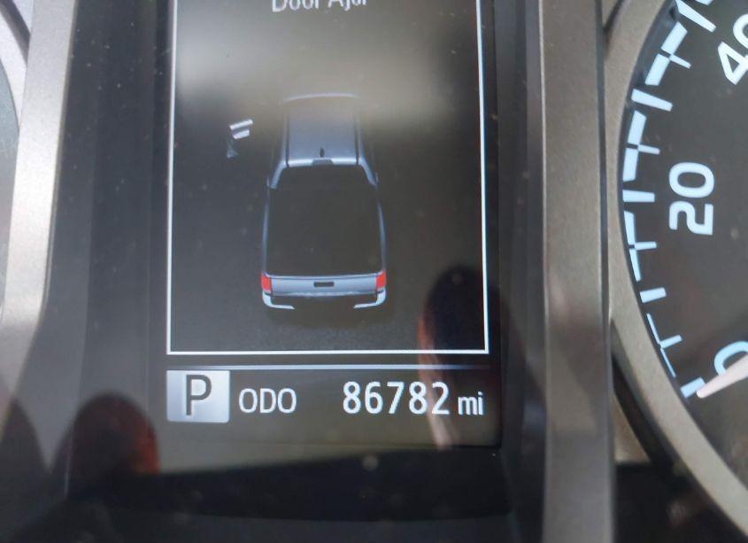 Photo 15 of 2018 Toyota Tacoma SR5 V6 (VIN 5TFAZ5CN4JX054909)