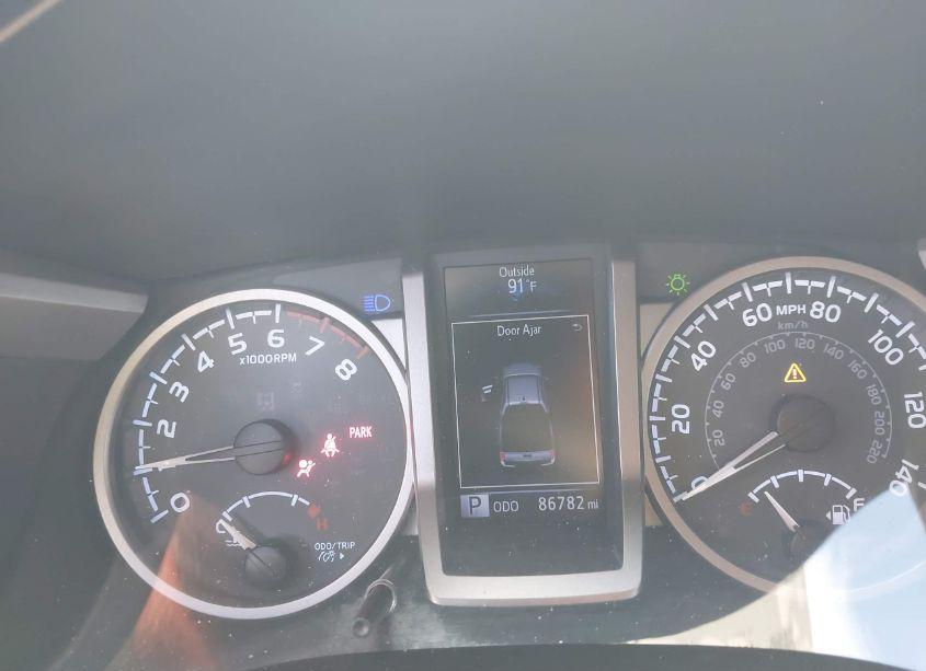 Photo 7 of 2018 Toyota Tacoma SR5 V6 (VIN 5TFAZ5CN4JX054909)