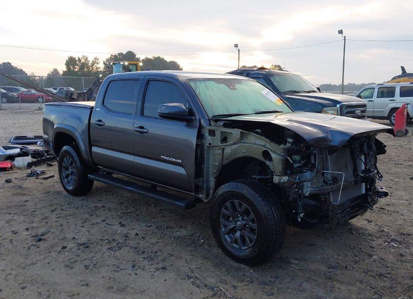 2021 Toyota Tacoma SR5 V6 (VIN 5TFAZ5CN4MX102218) main photo