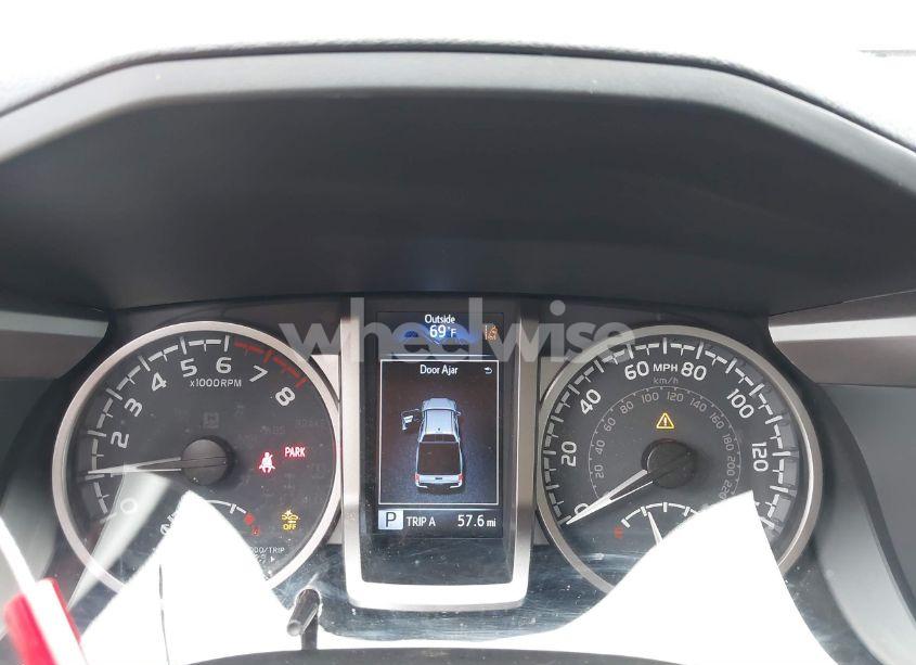 Photo 7 of 2021 Toyota Tacoma SR5 V6 (VIN 5TFAZ5CN4MX113767)