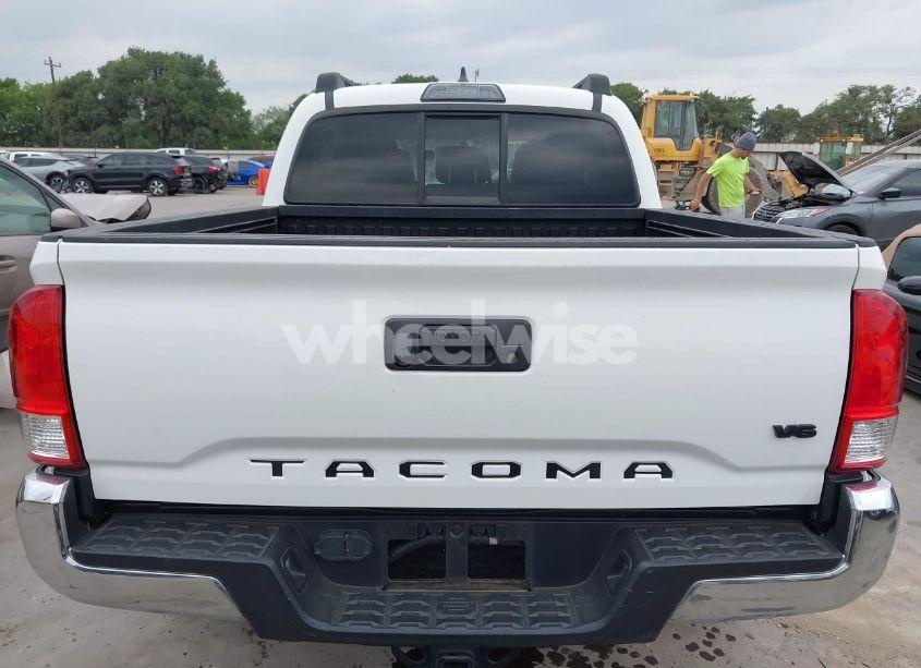 Photo 16 of 2016 Toyota Tacoma SR5 V6 (VIN 5TFAZ5CN5GX018977)
