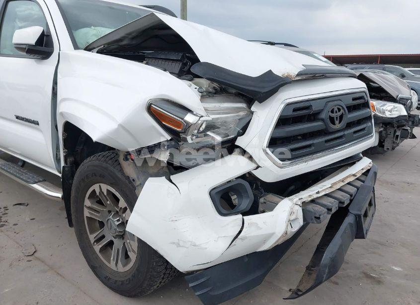 Photo 6 of 2016 Toyota Tacoma SR5 V6 (VIN 5TFAZ5CN5GX018977)