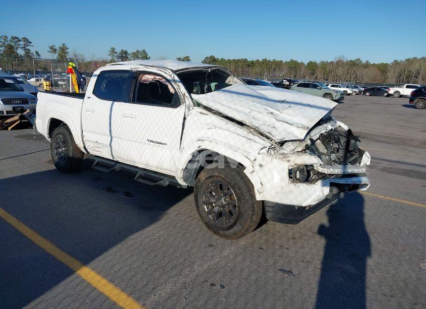 2021 Toyota Tacoma SR5 V6 (VIN 5TFAZ5CN5MX107993) main photo