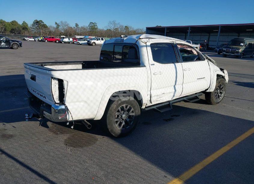 Photo 4 of 2021 Toyota Tacoma SR5 V6 (VIN 5TFAZ5CN5MX107993)