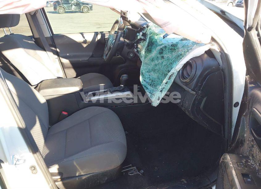 Photo 5 of 2021 Toyota Tacoma SR5 V6 (VIN 5TFAZ5CN5MX107993)